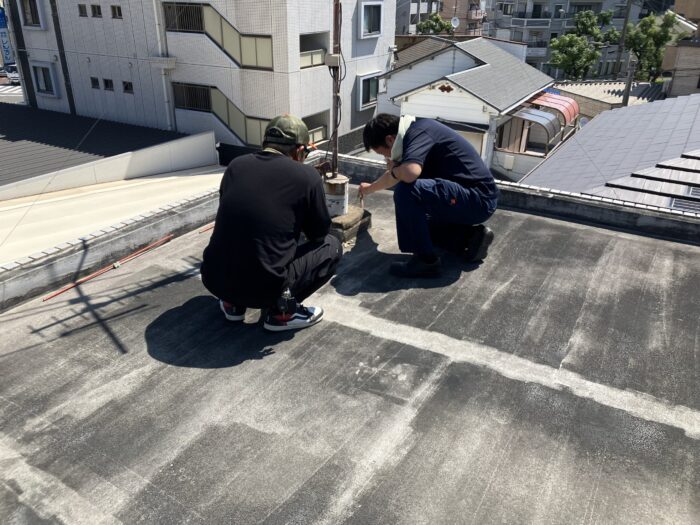 屋上防水塗装の打合せを行いました。