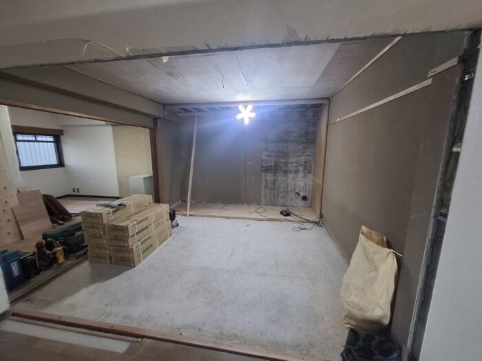 マンションリノベーションの工事が進んでおります。