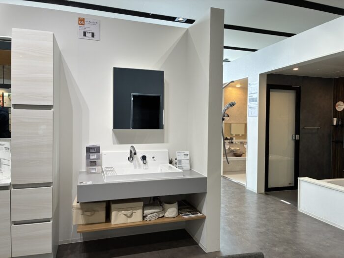 LIXIL新商品洗面化粧台を施行させていただきました。